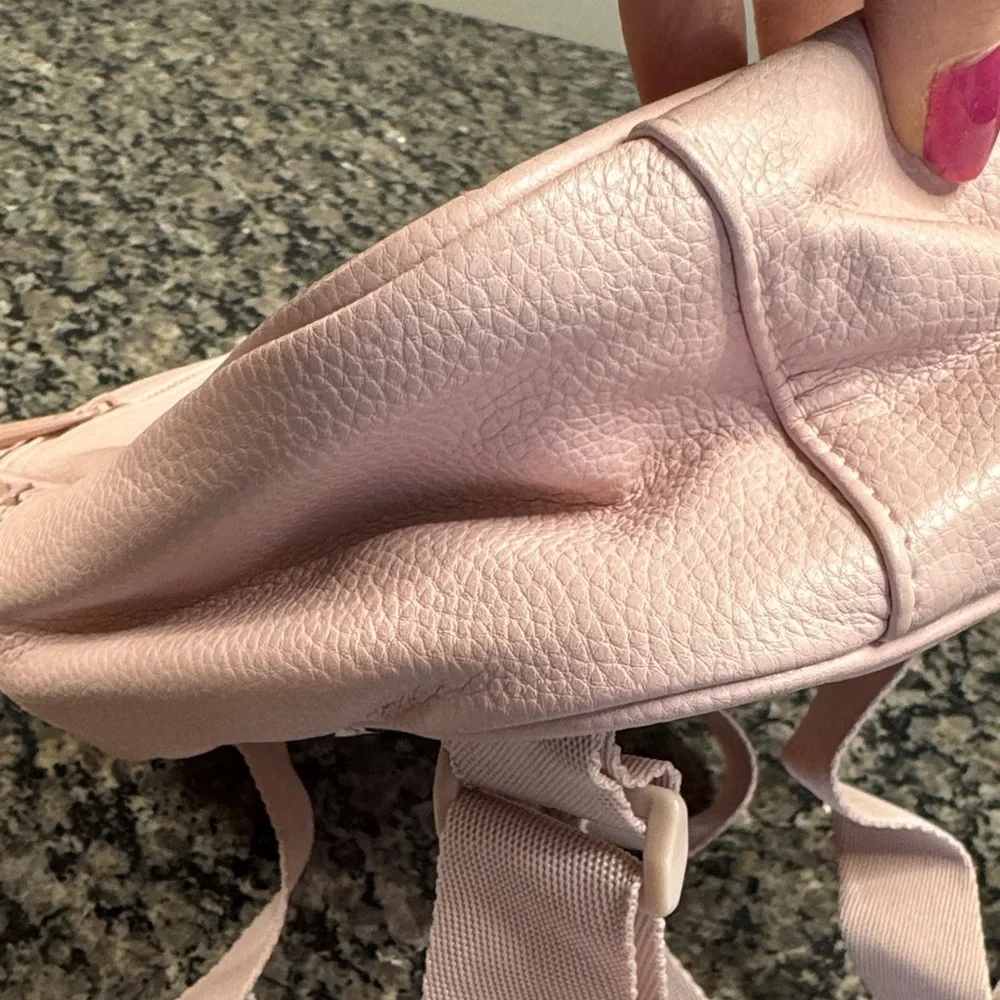 Reebok Light Pink 11 inch Backpack EUC